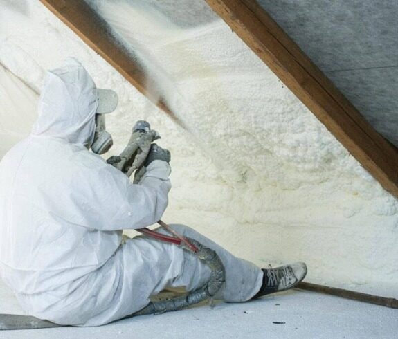 What-Is-Spray-Polyurethane-Foam-1024x683-2 (1)